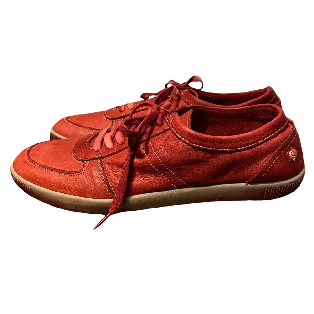 Softinos by Fly London Red distressed leather sneakers size 42